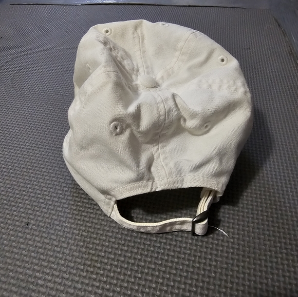 Champion Hat - Picture 3 of 4